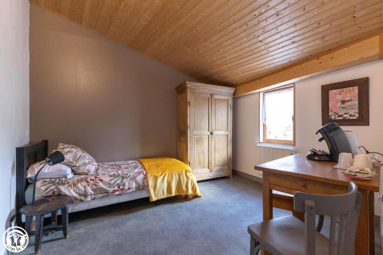 Bed and Breakfast Chambre D'Hote De La Petite Toscane D'Auvergne Isserteaux Экстерьер фото